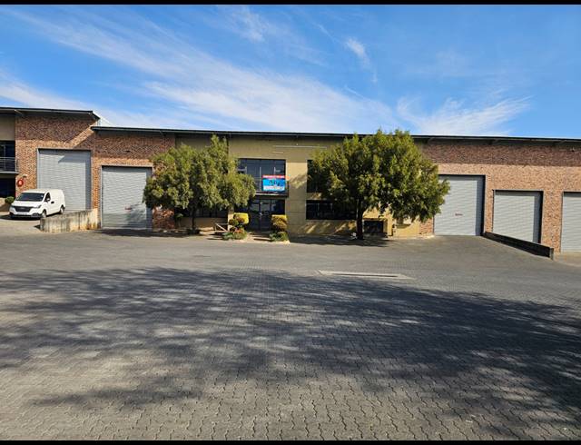 962M² WAREHOUSE TO LET IN NORTH RIDING